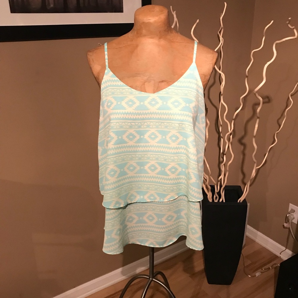 NWOT TOP - Picture 6 of 8